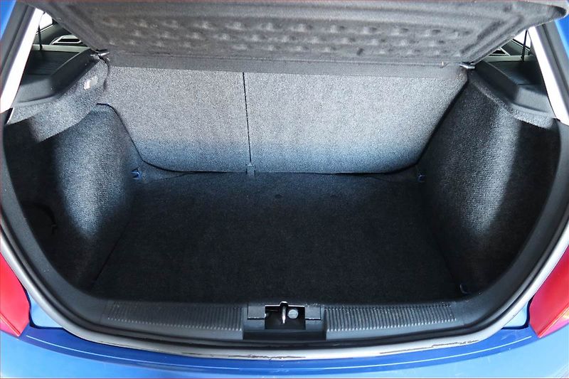 Škoda Fabia (2003) 1.4 16V, Serv.kniha, nová STK - fotka 13 z 15
