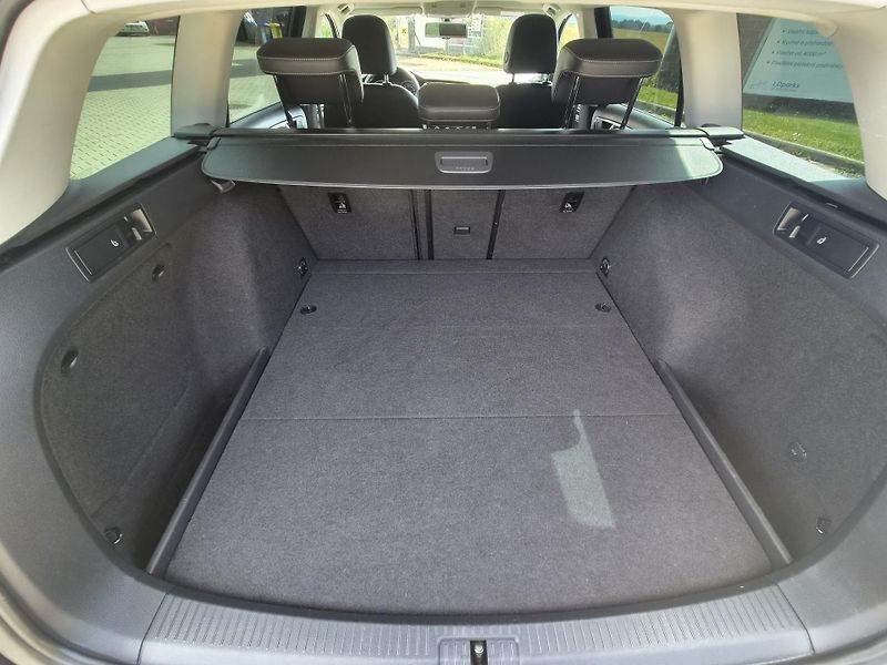 Volkswagen Golf (2016) 1,4 TSI CNG Highl - fotka 10 z 16