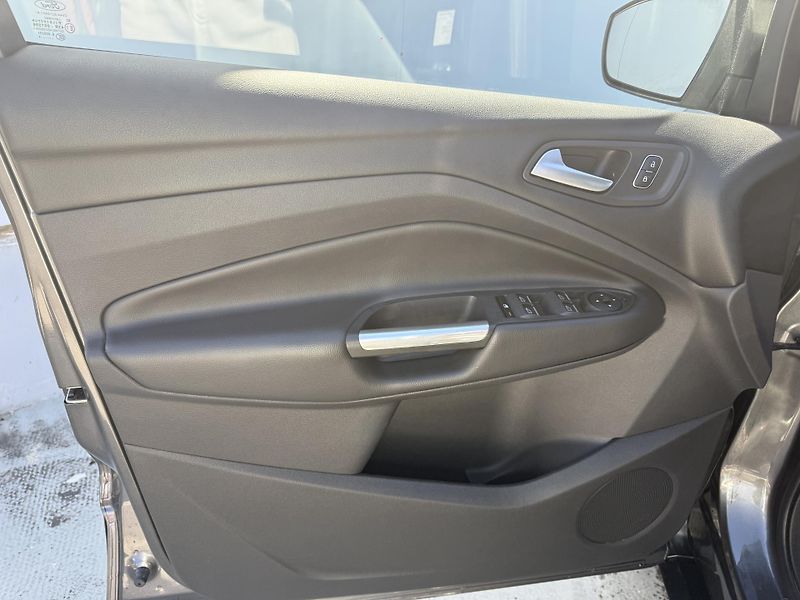 Ford Kuga (2017) 1.5 EcoBoost ST line 110kW - fotka 21 z 40