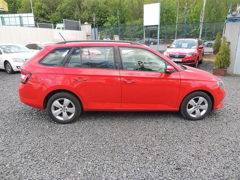 Škoda Fabia (2018) 1.0TSi Combi,70kw,Style,ČR1maj - fotka 4 z 52