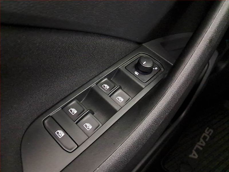 Škoda Scala (2020) Ambition 1.0 TSI, ČR,1.maj - fotka 16 z 16