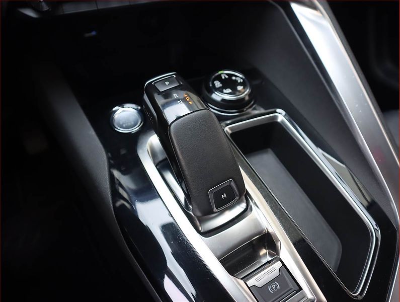 Peugeot 3008 (2019) 1.2 PureTech, Automat - fotka 13 z 21