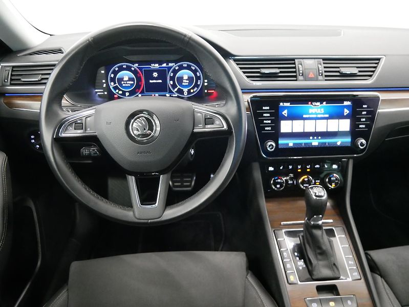 Škoda Superb - fotka 17 z 26