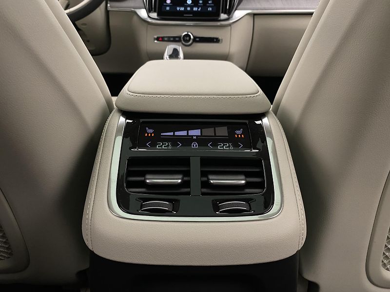 Volvo XC90 (2026) T8 AWD Plug-in BRIGHT PLUS 7m - fotka 71 z 71