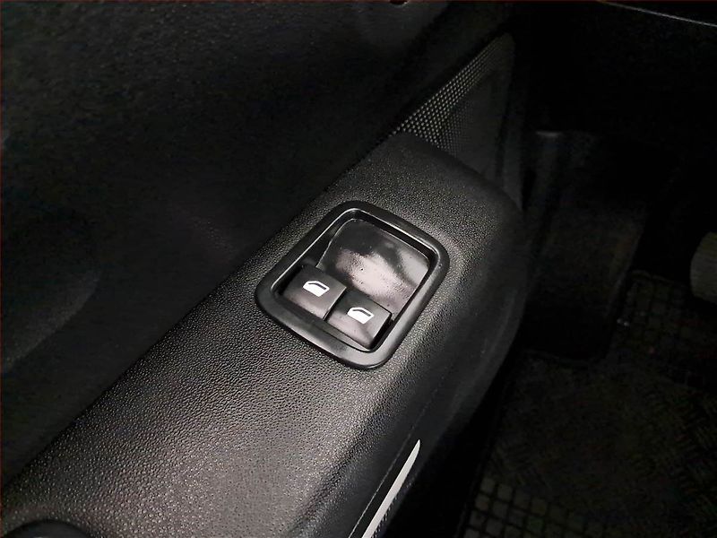 Citroën C3 (2023) 1.2 PureTech, ČR,1.maj - fotka 17 z 18