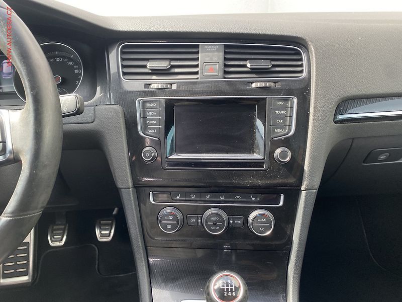 Volkswagen Golf (2014) 2.0 TSi, GTi, bixen, +ALU - fotka 12 z 19
