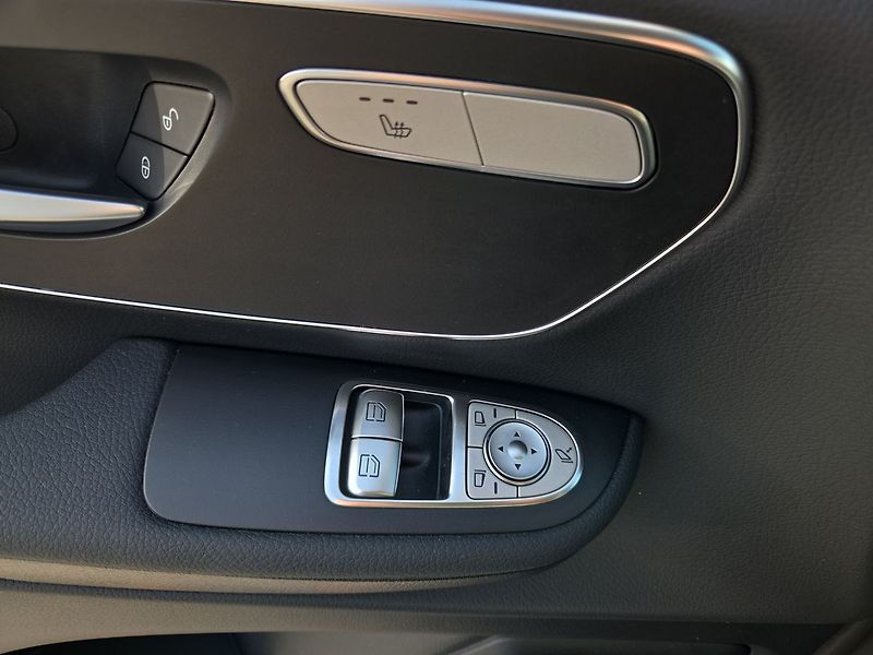 Mercedes-Benz Třídy V 300d/L STYLE 4M SPÁNEK - fotka 16 z 24