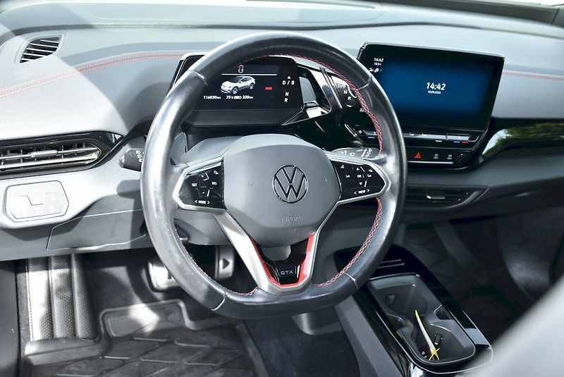 Volkswagen ID.4 (2023) GTX 220 kW 4x4 - fotka 15 z 33