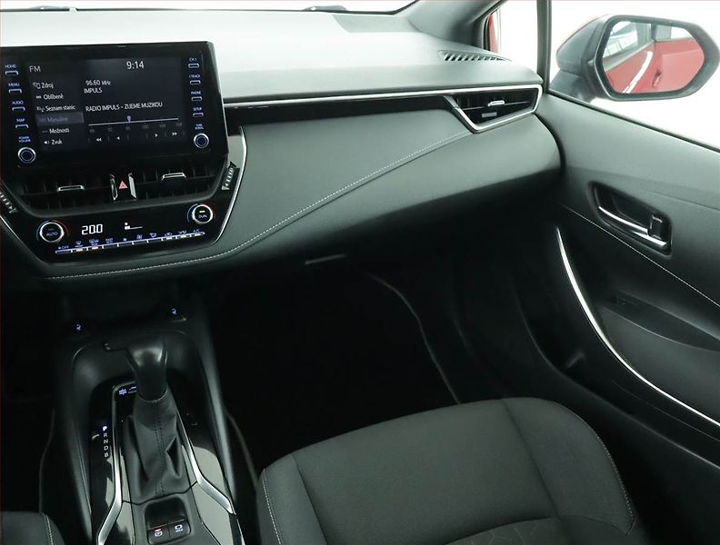Toyota Corolla (2021) 1.8 Hybrid - fotka 8 z 18