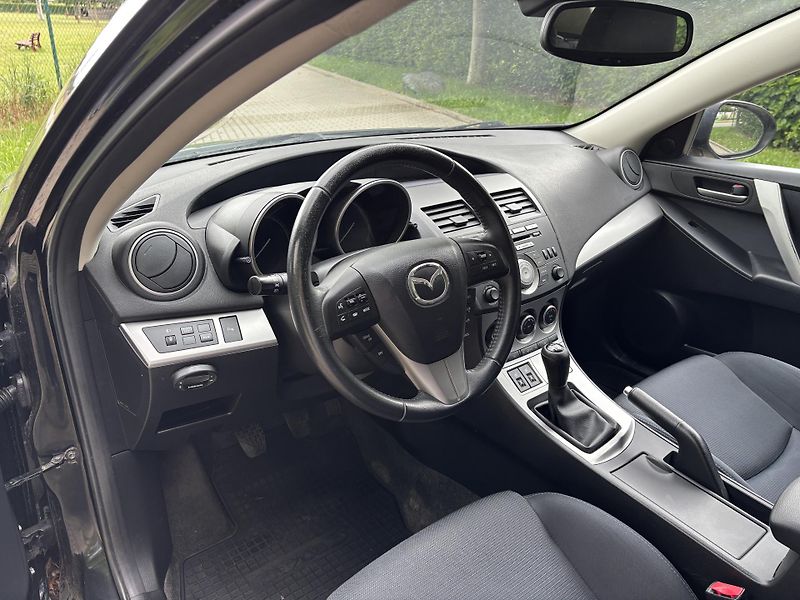 Mazda 3 1.6 90th Anniversary - fotka 24 z 29