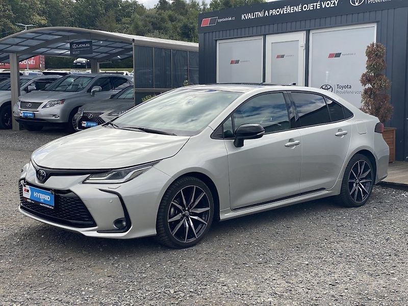 Toyota Corolla 1.8HEV, ČR, GR Sport, DPH - fotka 4 z 18