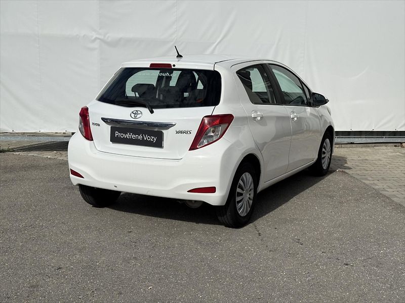 Toyota Yaris 1,0 AZ Power - fotka 6 z 15
