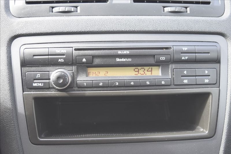 Škoda Octavia 1,2 i 77KW KLIMA VÝHŘ.ČEL.SKLO - fotka 28 z 37