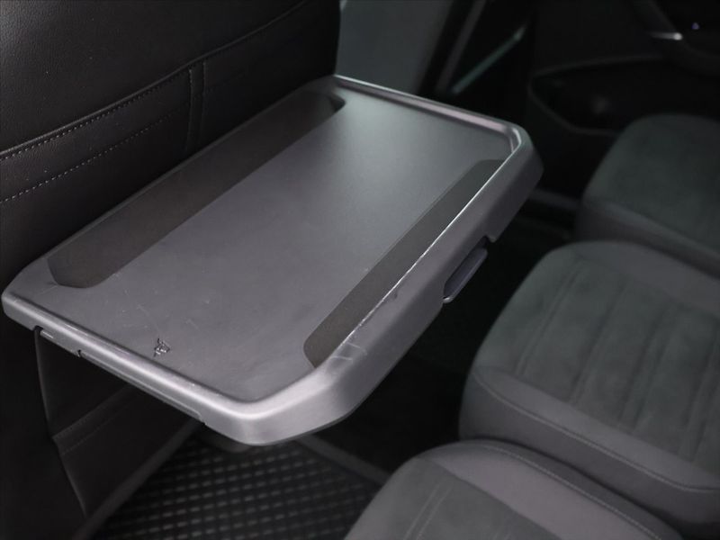 Volkswagen Touran 1,5 TSI EVO 110kW HighLline - fotka 27 z 34