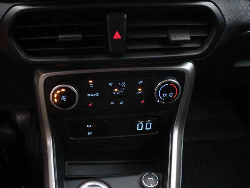 Ford EcoSport 1,0 EB 73kW Klima Navi - fotka 15 z 25