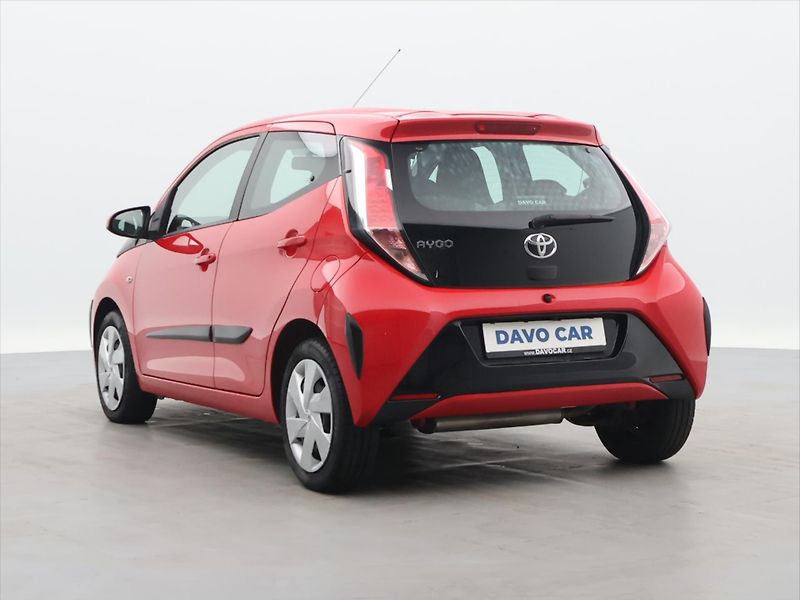 Toyota Aygo 1,0 VVT-i 51kW CZ Aut. Serv.kn - fotka 10 z 12