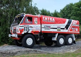 TATRA TRUCKS zrenovovala a ukázala jeden ze svých prvních dakarských závodních vozů