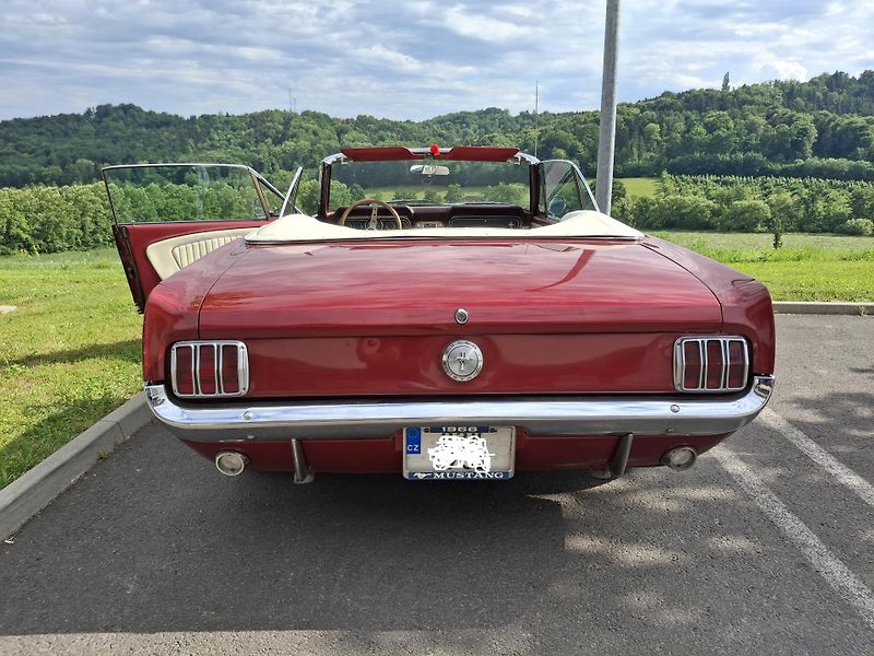 Ford Mustang (1966) Rok výroby 1966, Ford Mustang  - fotka 10 z 10