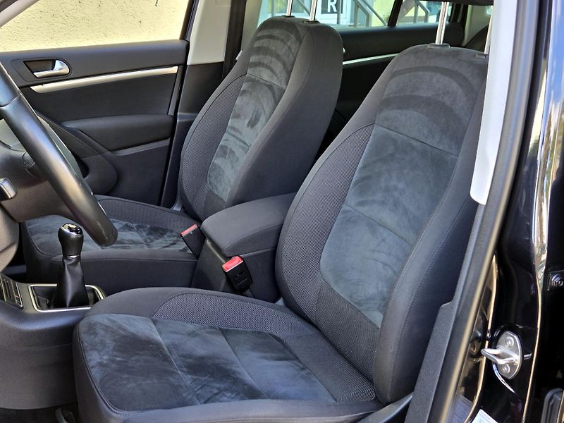 Volkswagen Tiguan 1,4TSI SPORT *SERV.KNÍŽKA*    - fotka 29 z 43