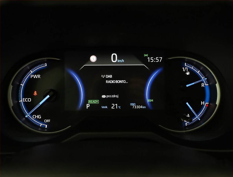 Toyota RAV4 (2022) 2.5 Hybrid - fotka 9 z 19