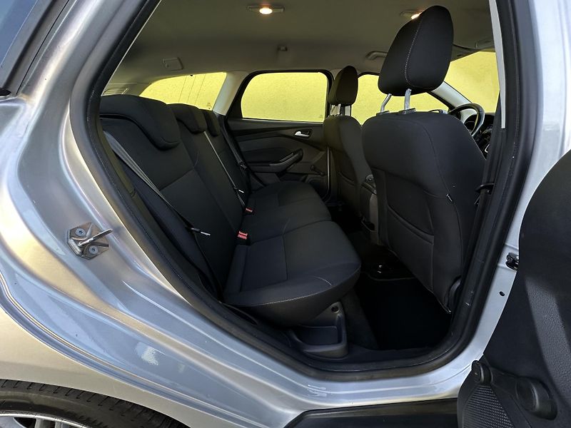 Ford Focus (2017) 2.0TDCI/110kW * KOMBI * 1.Maj. - fotka 21 z 34