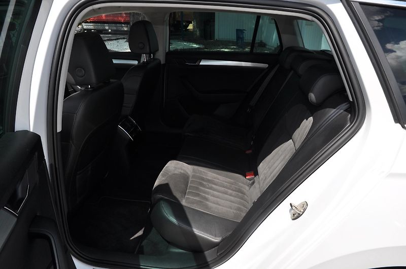 Škoda Superb III 2.0TDi 140kW KOMBI - fotka 7 z 23