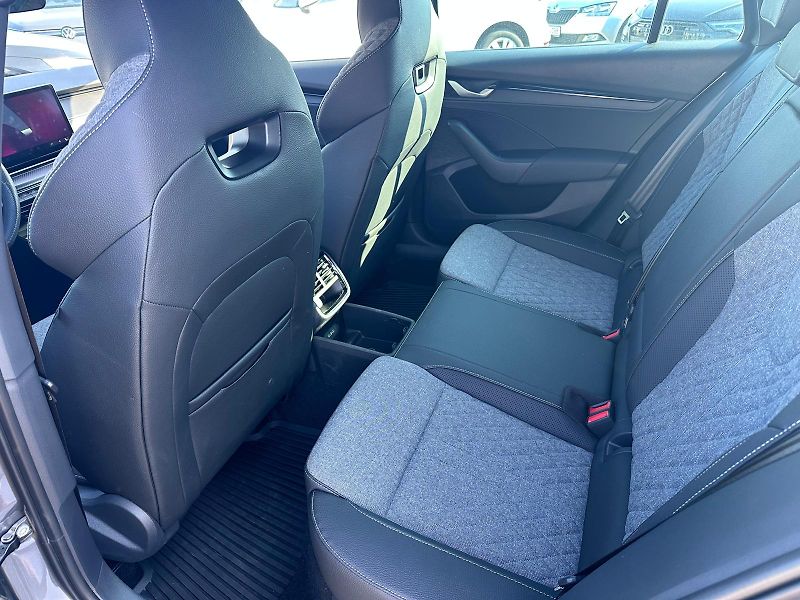 Škoda Octavia 2.0 TDI 110 kW DSG Sportline - fotka 15 z 16