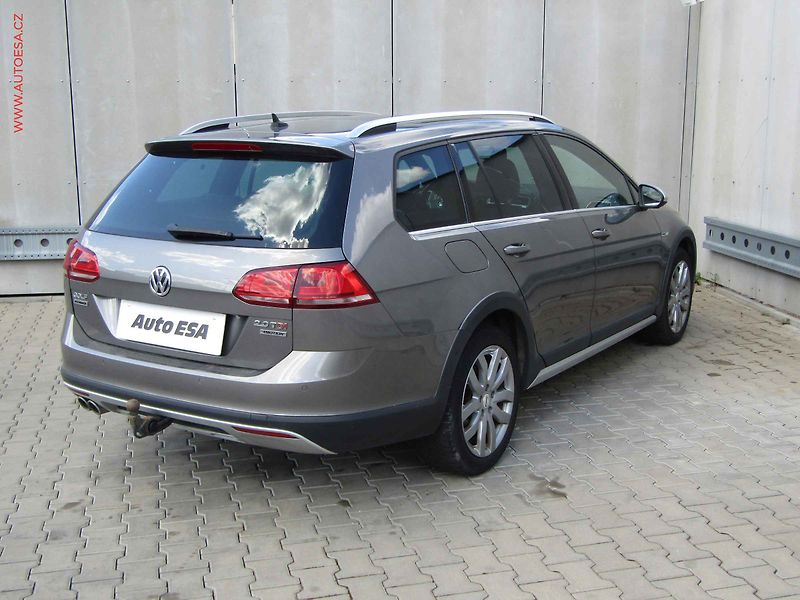 Volkswagen Golf (2015) 2.0 TDi 4x4, Alltrack, DSG - fotka 4 z 17