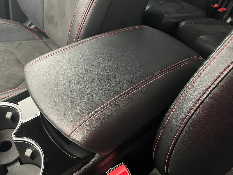 Ford S-MAX 2.5 HEV ST-Line 7 míst - fotka 26 z 65