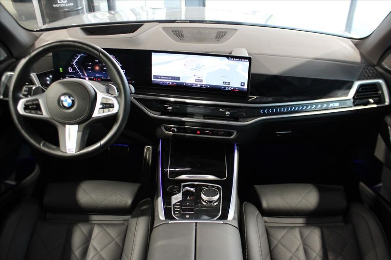 BMW X5 xDrive30d M Sport Pro DAProf/3 - fotka 15 z 34