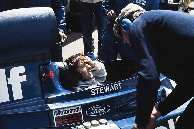 Před nedávnem jeden z legendárních závodníků Formule 1 všech dob Jackie Stewart, kterému se přezdívalo „Létající Skot“, oslavil 85. narozeniny.