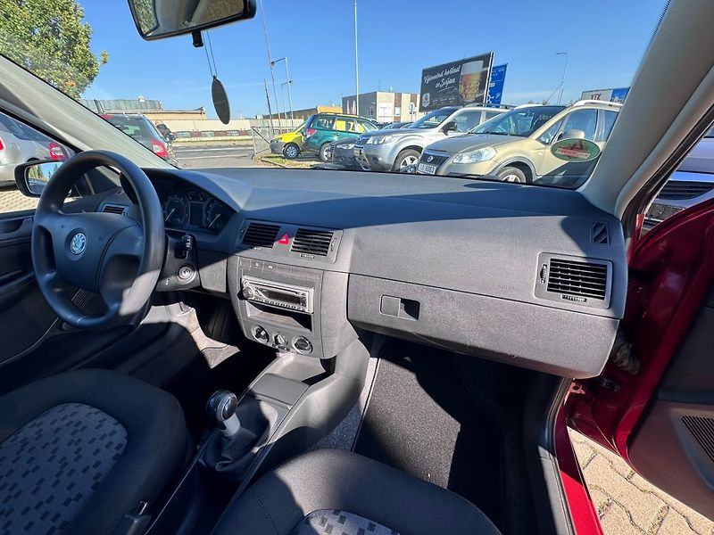 Škoda Fabia (2006) 1,4i 55 KW KILOMETRY STK - fotka 33 z 40