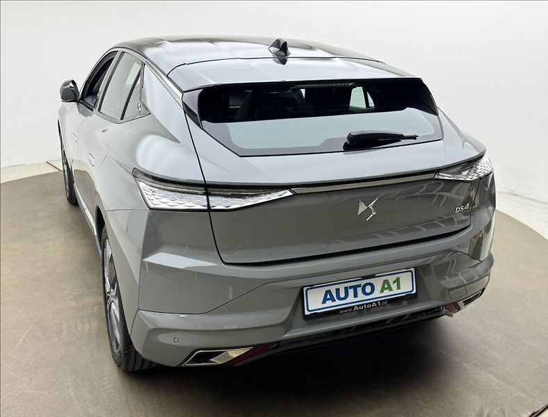 DS Automobiles DS4 1,5 DPH HUD TROCADERO AT8 ČR - fotka 6 z 47