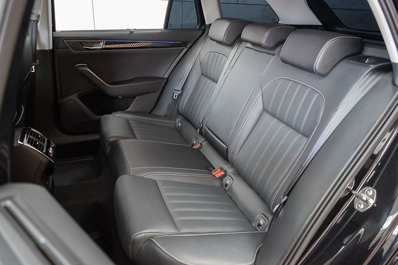Škoda Superb 2.0TDI L&K*N.TOPENÍ*DPH*ČR 1.M - fotka 15 z 48