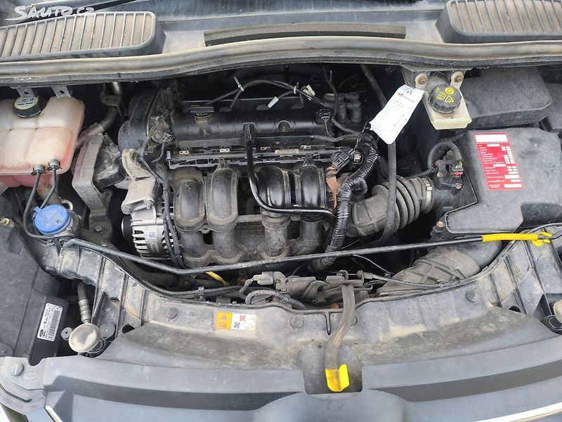Ford C-MAX 1.6,KRÁSNÝ,125KM,VÝBAVA,1MAJ51 - fotka 18 z 22
