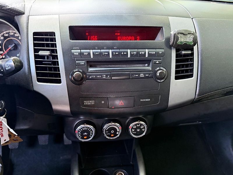 Mitsubishi Outlander (2010) 2.2 DI-D, 130kw 4x4 - fotka 17 z 19