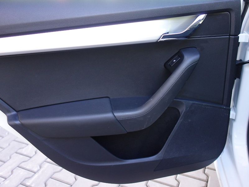 Škoda Octavia (2019) 2.0TDI 110kW DSG -VÝBAVA-DPH! - fotka 43 z 47