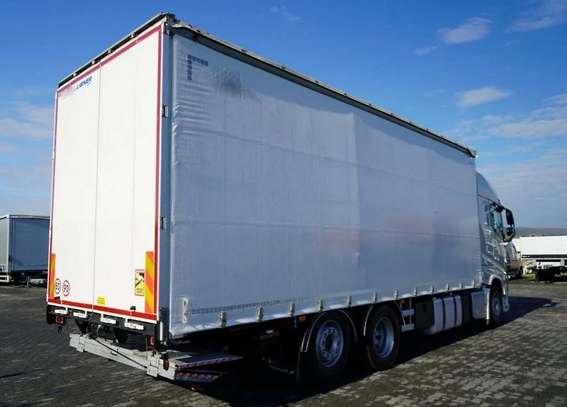 Volvo FH (2019) 500 6x2 shrnovačka EURO 6 - fotka 4 z 21