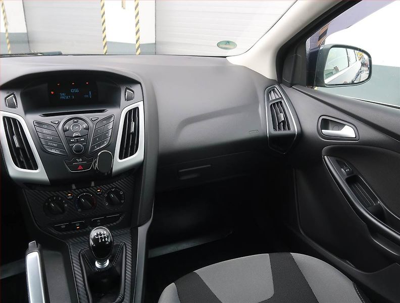 Ford Focus (2012) 1.0 EcoBoost, dobrý stav - fotka 8 z 19