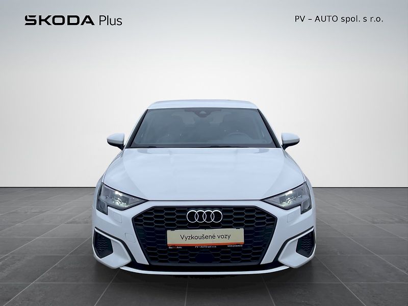 Audi A3 (2023) 30 TFSI 81 kW S-Tronic Basis - fotka 4 z 33