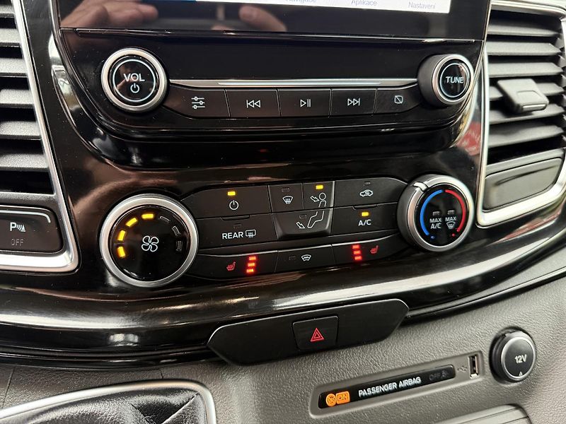 Ford Tourneo Custom (2018) SPORT - 2,0TDCi - 125kw - fotka 34 z 69