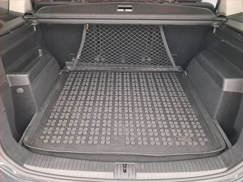 Volkswagen Touran (2020) 1.5 TSI - fotka 14 z 24