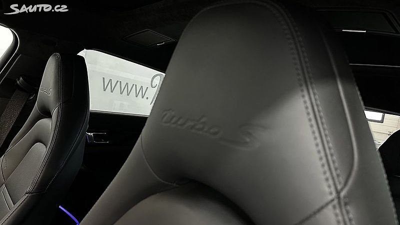 Porsche Panamera TURBO S E-HYBRID 700 koní - fotka 37 z 51