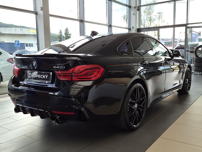 BMW Řada 4 440i xDrive - fotka 9 z 28