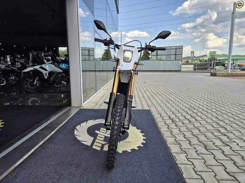 Ostatní (2026) Komodo L3e 32kW zelená - fotka 9 z 21