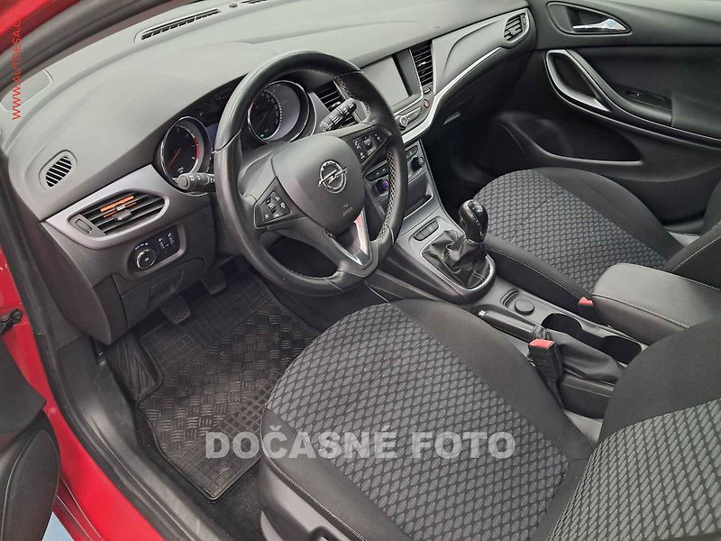 Opel Astra (2016) 1.4i, 1.maj,ČR, servis.kniha - fotka 3 z 3