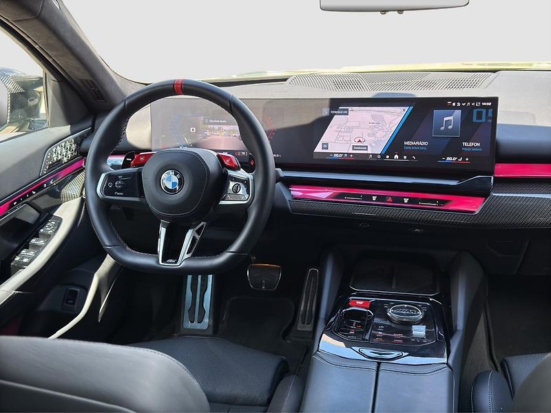 BMW M5 - fotka 10 z 23