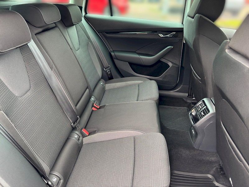 Škoda Octavia (2024) Combi 2.0 TDI Ambition - fotka 25 z 30