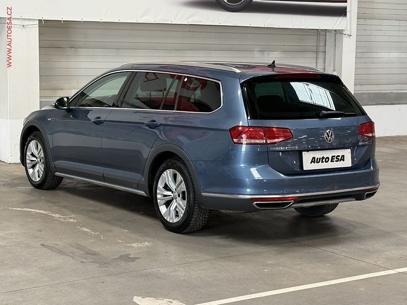 Volkswagen Passat (2016) 2.0TDi 4x4, ČR, Alltrack - fotka 6 z 26