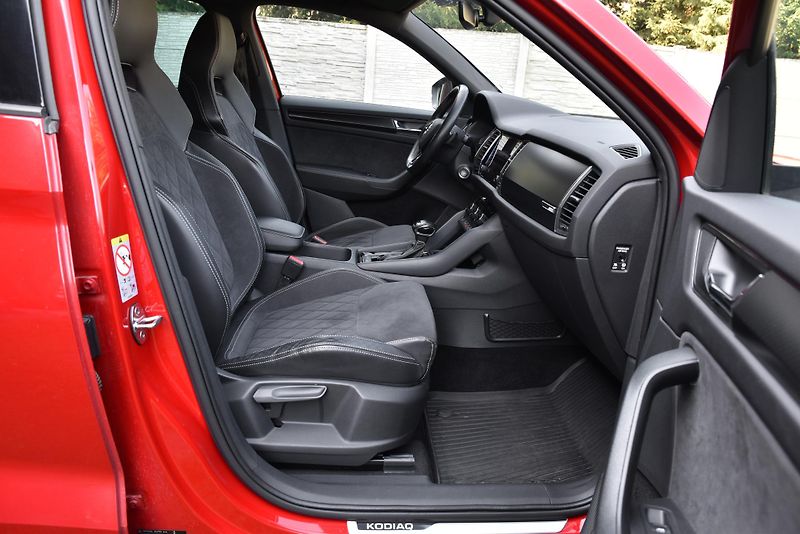 Škoda Kodiaq 2.0 TDi CR SPORT LINE,KŮŽE,LED - fotka 38 z 51